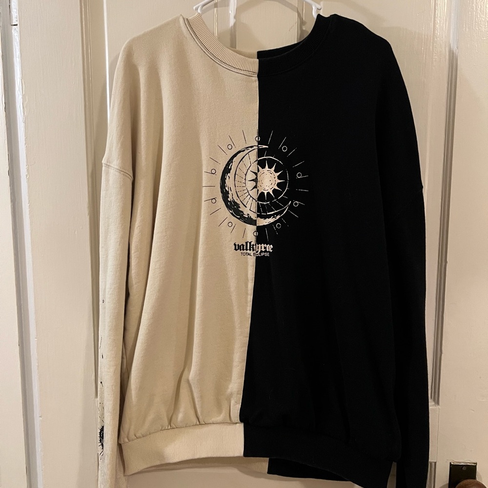 Valkyrae 2021 Limited Edition Radiant Spirits Total Eclipse Sweater - Picture 4 of 6